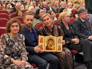 Иконописец из Солнечногорска передала бойцам СВО святыню для полевой часовни