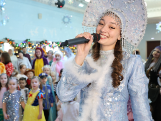 В Апрелевке прошла новогодняя елка, где дети стали героями приключений