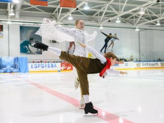 Новогодняя сказка на льду: лыткаринцы увидели яркое представление