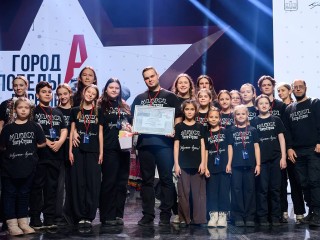 Пластика, живой звук и герой СВО: за что «Мюзиклу» из Ступина аплодировал Максим Дунаевский