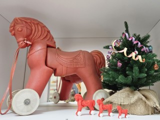 Лошадок —  символы 2026 года и загорских мастеров увидят гости музея на Карла Маркса