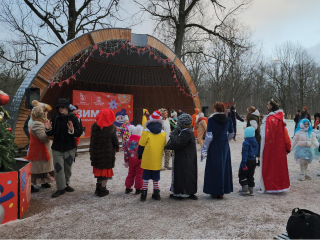 Во Фрязинском лесопарке дети поиграли со сказочными героями