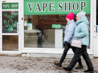 Запрет вейпов в России: новые законодательные инициативы и их причины