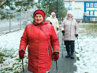 «Я кишечник, и я люблю, когда ты крутишь бедрами!»: необычную зарядку теперь делают в Подмосковье