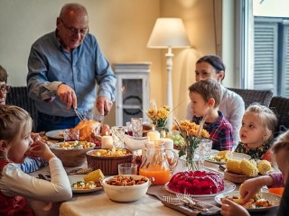 Как не набрать лишний вес в праздники: врач-диетолог раскрыла главный лайфхак для новогоднего стола