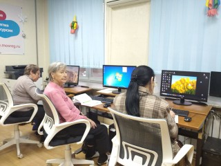 Освоить цифровой мир щелковским пенсионерам помогают компьютерные курсы