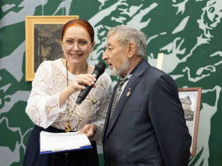 Детальные макеты: в Зарайской библиотеке открыли выставку заслуженного художника России Владимира Юркевича