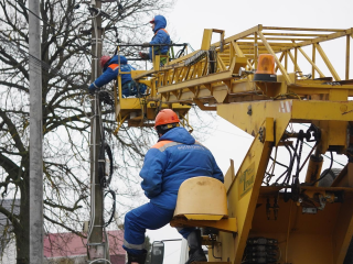 Линию электропередач обновляют сразу на трех улицах Павловского Посада