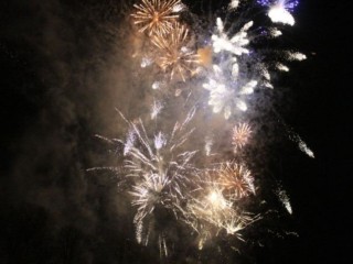 Тюремный срок за салют в Новый год: правоохранители рассказали, когда и где можно запускать фейерверк