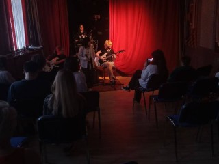 На предновогодний благотворительный квартирник соберутся в БМЦ «Алиби» 11 декабря