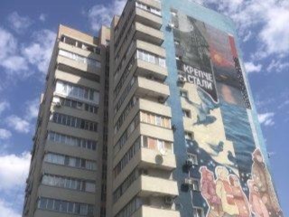 Ключи на подходе: жильцы мариупольской 14-этажки скоро вернутся в свои обновленные квартиры