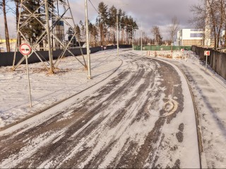 На улице Гагарина наносят разметку и подключают освещение