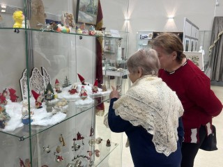 Возвращение в детство: уникальная экспозиция советских игрушек открылась в озерском музее