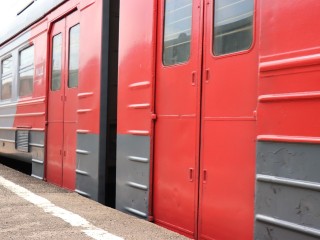Пригородному поезду в Рязановку назначили дополнительную остановку