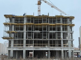 От бетона до витражей: в Балашихе строят новый ЖК — что сейчас происходит на стройке