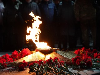 В Бакшеево после реконструкции мемориального комплекса зажгли Вечный огонь