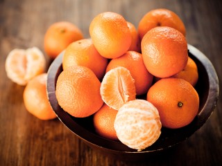 Диетолог назвала фрукт, который отвечает за молодость и здоровье кожи