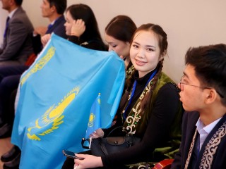 Молодые ученые из стран СНГ съехались в Дубну на научно-образовательную школу