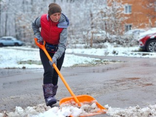 Волоколамск под шубой: полсотни тракторов устраняют последствия снежного армагеддона
