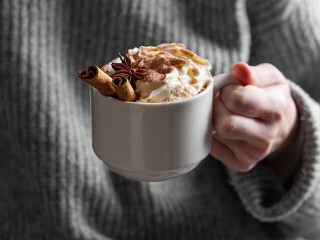 Горячие напитки и мороженое: вкусное сочетание или опасность для зубов