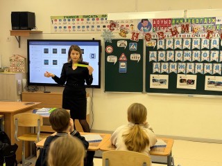 Автоинспекторы Луховиц перед новогодними каникулами напоминают детям, как не попасть в ДТП