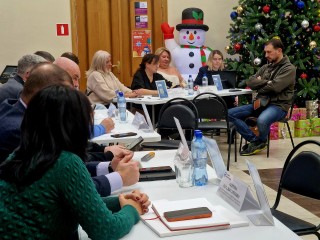 В Косякове нарядят елку и заасфальтируют подъезд к амбулатории по просьбам жителей