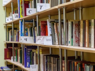 Варварская утилизация учебников по литературе попала на видео в Балашихе