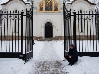А если это не нищий, а мошенник? Всем ли надо подавать милостыню, объяснил батюшка
