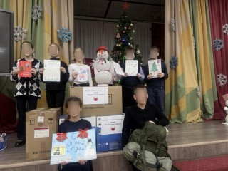 От рисунков до консервов: балашихинские школьники поддержали участников СВО