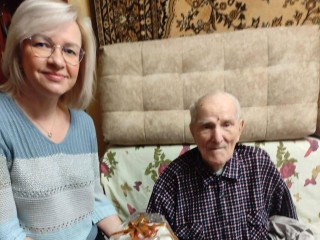 Александр Козлов отмечает 99-летие: в Подольске поздравили ветерана ВОВ, который прошел полмира