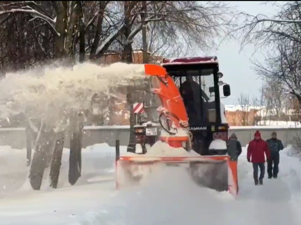 Новая роторная машина уберет снег с улиц Зарайска