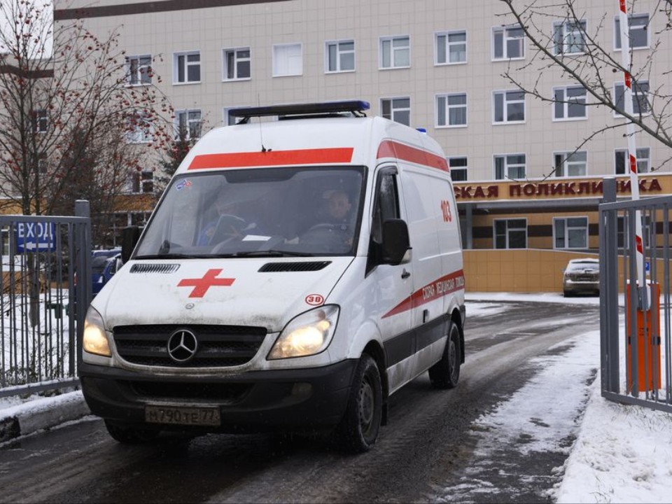 Скорая с ребенком: «Мерседес» не пропустил машину медиков и что теперь будет