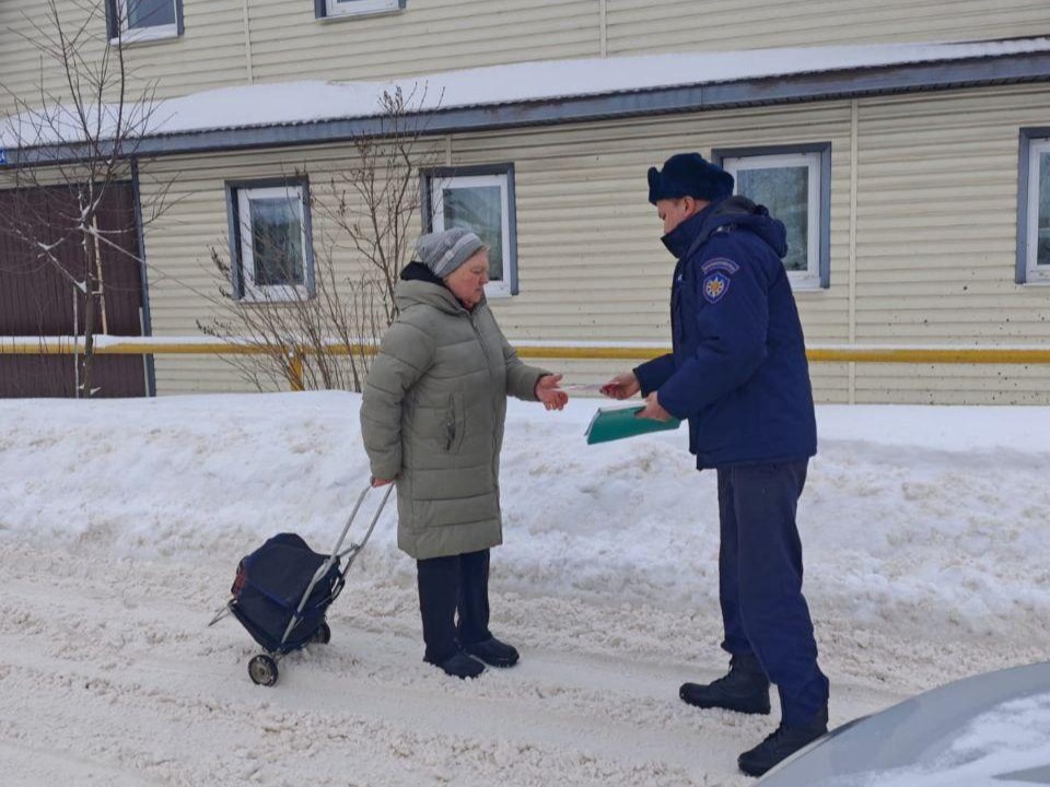 Профилактика гололеда в Ловцах: спасатели рассказали, как избежать падения в морозную погоду