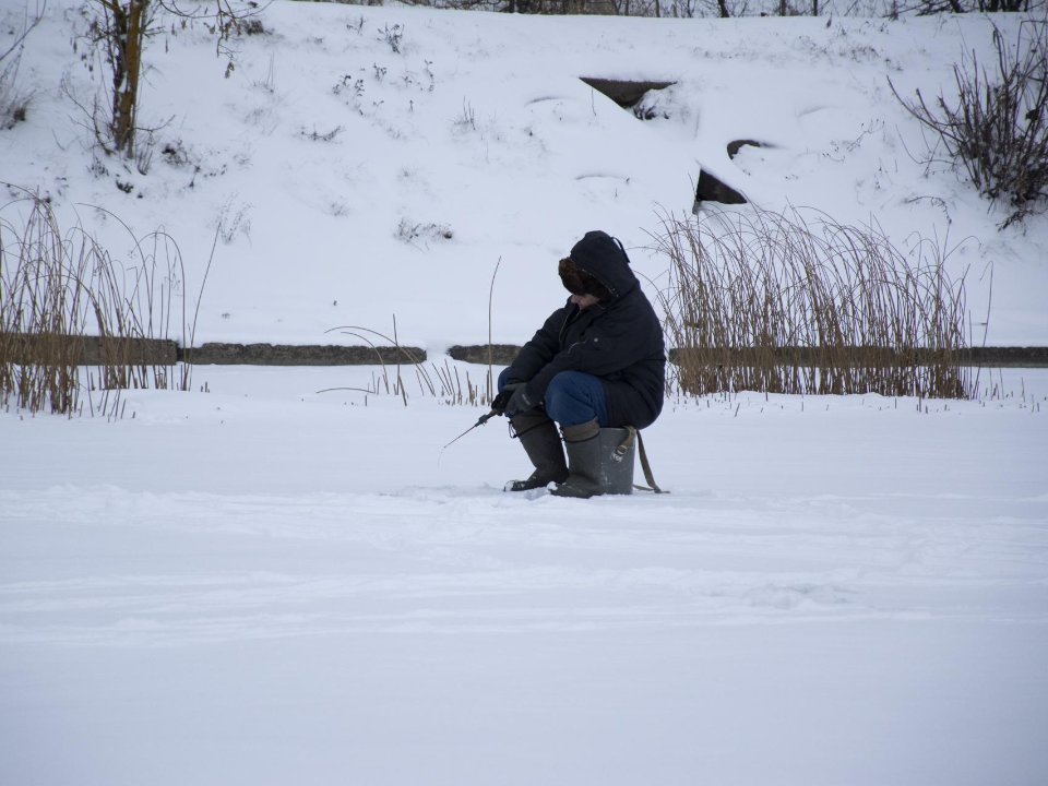 Не выходите на лед, пока не прочитаете это: важные предупреждения от спасателей