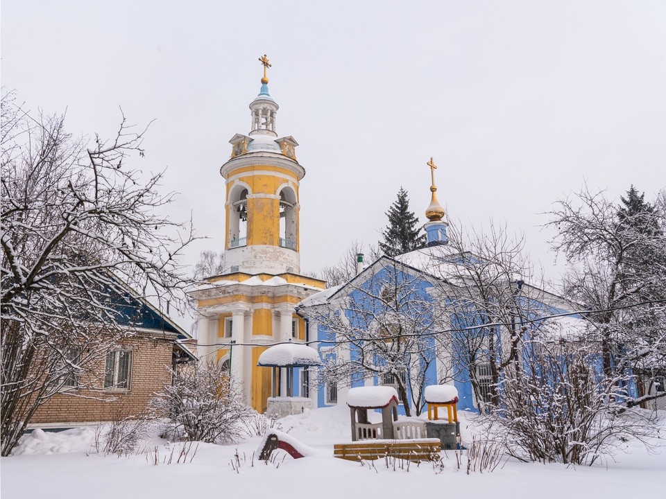 Путин встретил Рождество Христово вместе с военными в одном из храмов Подмосковья