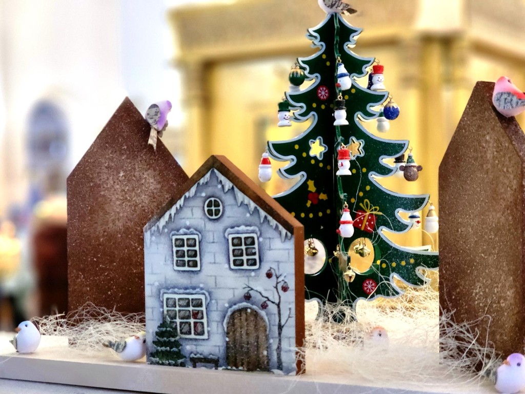 Уникальный бельгийский торт украсил трапезную в главном храме Дубны на Рождество