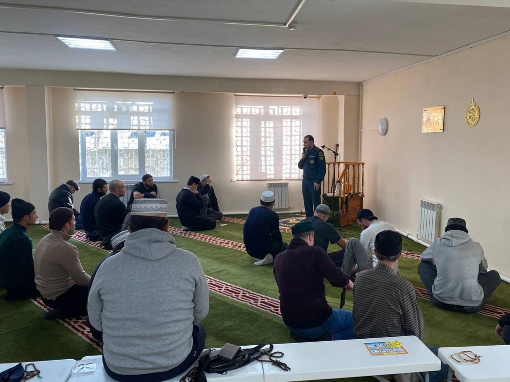 Безопасность в каждый дом: пожарные инспекторы Ступина встретились с мусульманской общиной