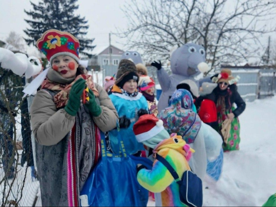 Светлая и добрая традиция: в клинской деревне уже 25 лет проходят рождественские колядки