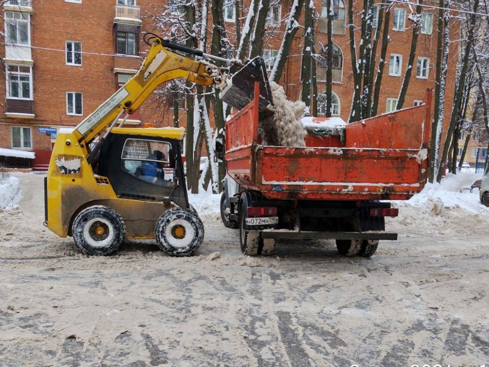 Коммунальные службы Ленинского округа перешли на усиленный режим из-за снегопада