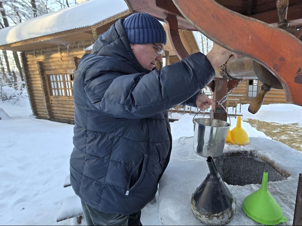 Богоявленскую целебную воду можно набрать у источника в Богдановке