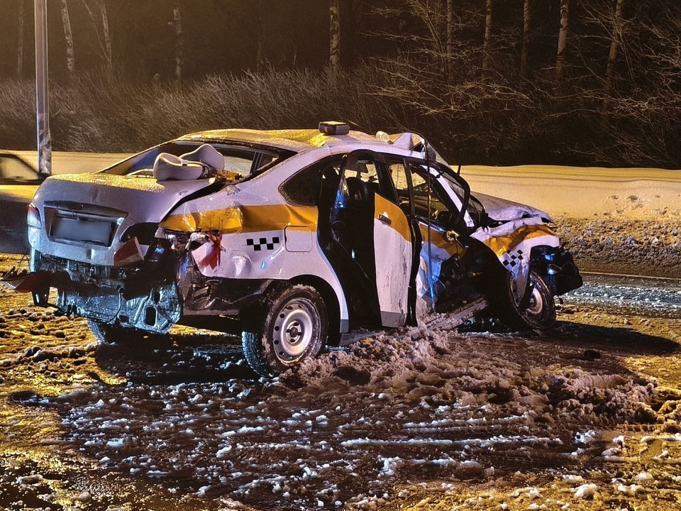В Луховицах столкнулись «Газель» и такси, пострадавшие госпитализированы