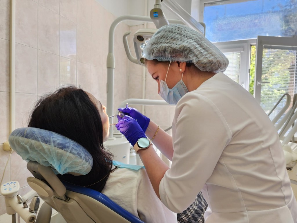 Не теряйте ни минуты: стоматолог назвала точный алгоритм спасения выбитого зуба