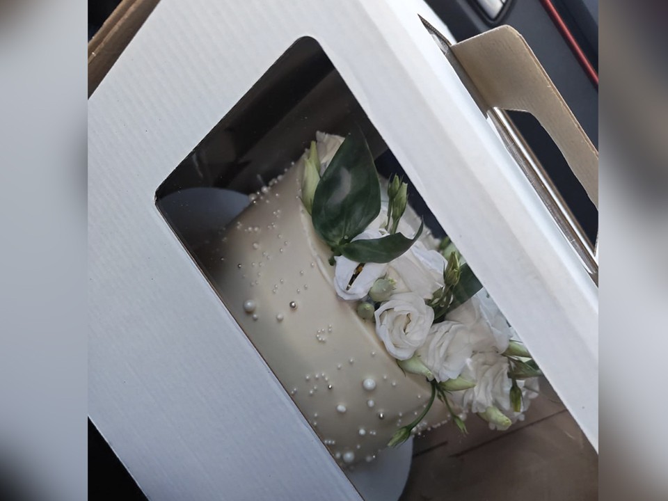 Курьер проехала 30 км с выключенной печкой, чтобы доставить торт-мороженое в Орехово-Зуево