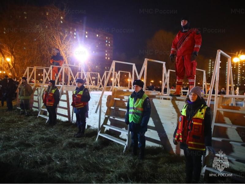 Окунаться только здесь: где подготовили купели в Подмосковье и кто будет на подстраховке