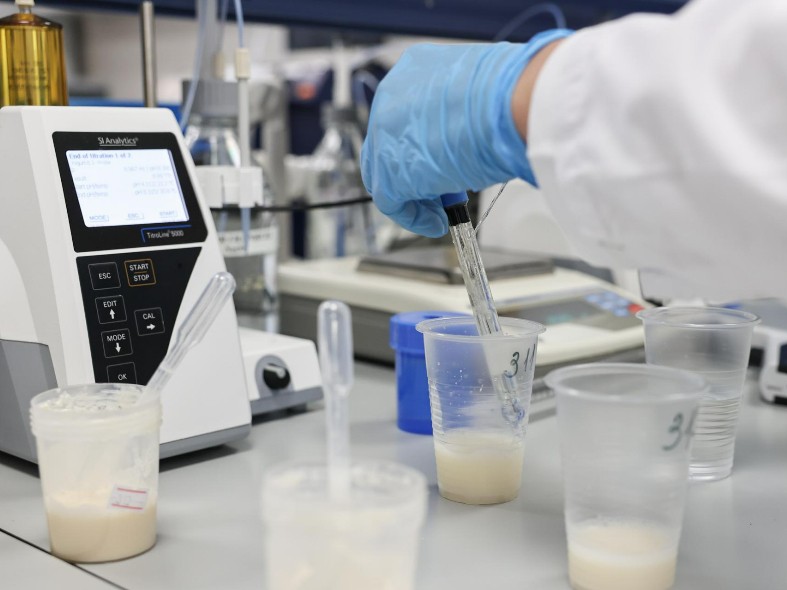 Почему часть молока не дошла до покупателей? Итоги проверок в Подмосковье