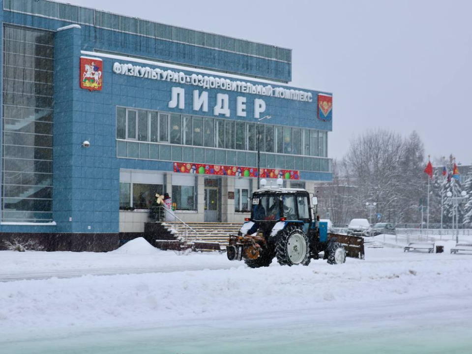 В первую очередь от снега в Павловском Посаде очищают выходные группы подъездов и лестницы