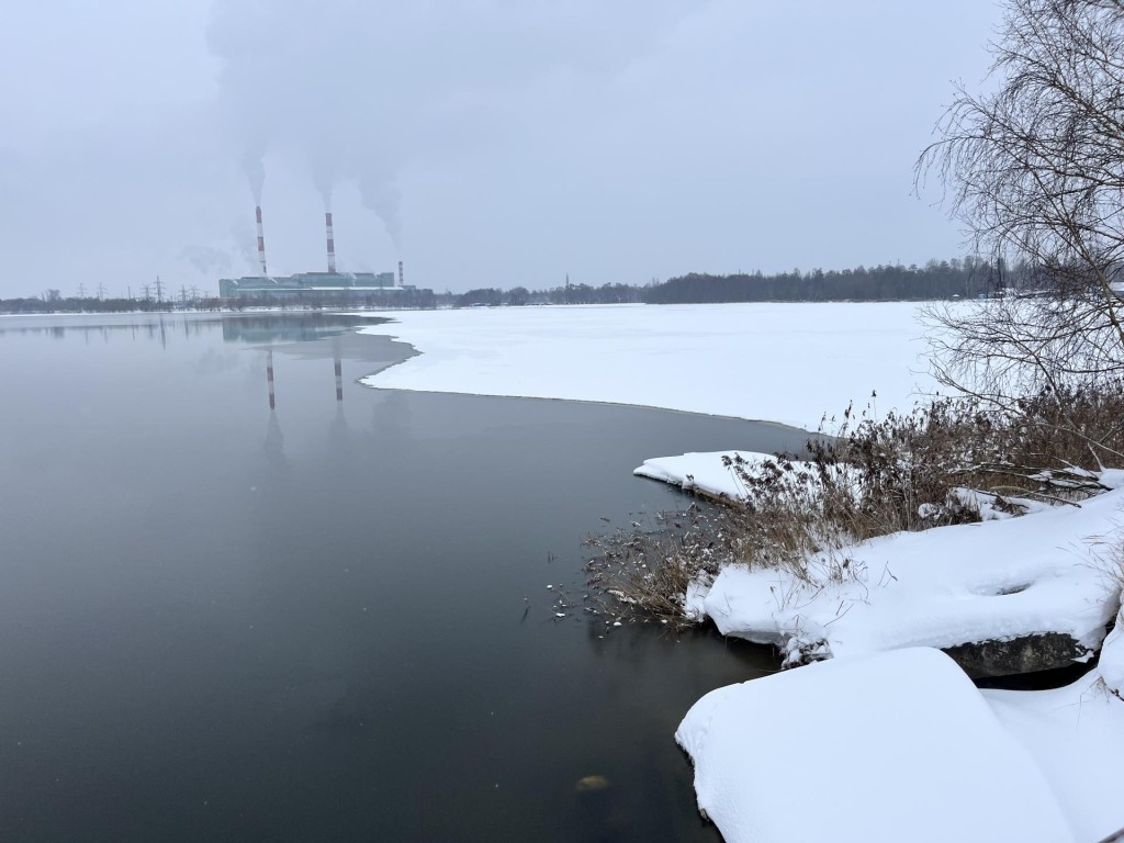 Голубой, белый, серый: как по цвету льда понять, куда не ступать рыбаку на водоемах