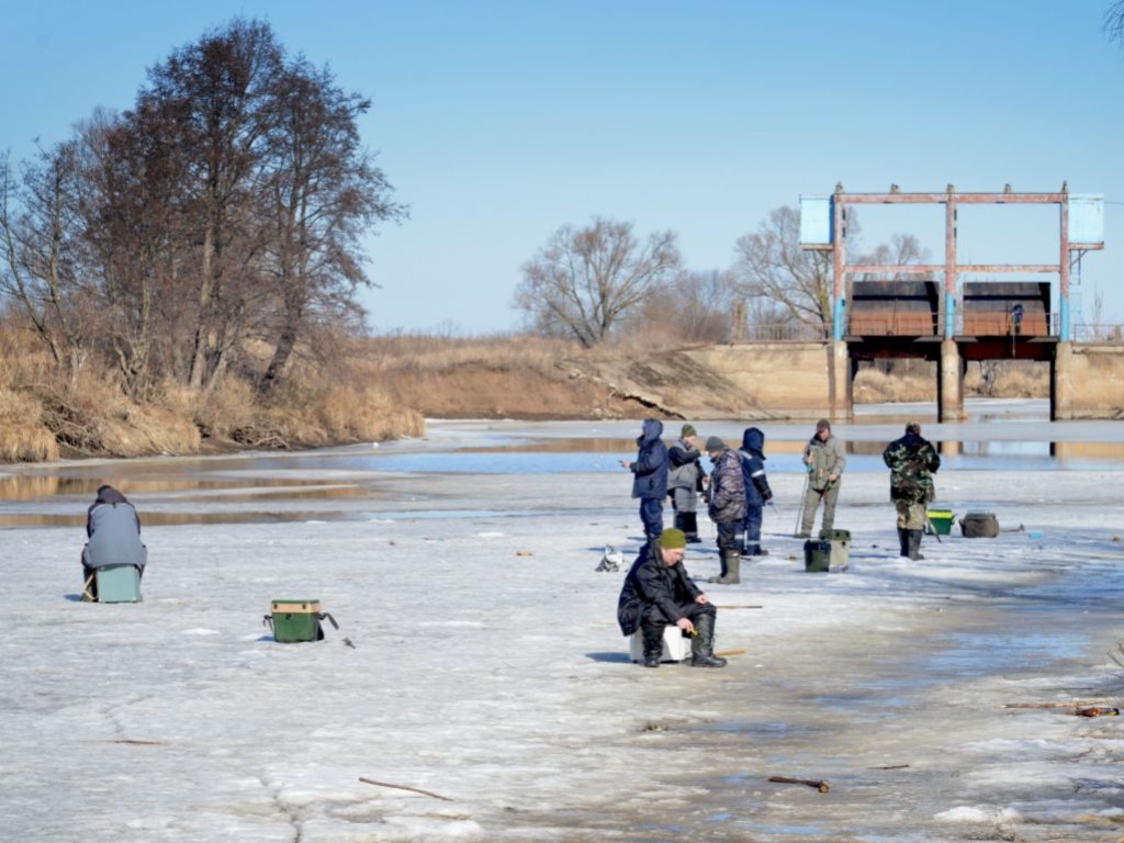 Воскресенцев предупредили об опасности выхода на лед из‑за погодных качелей