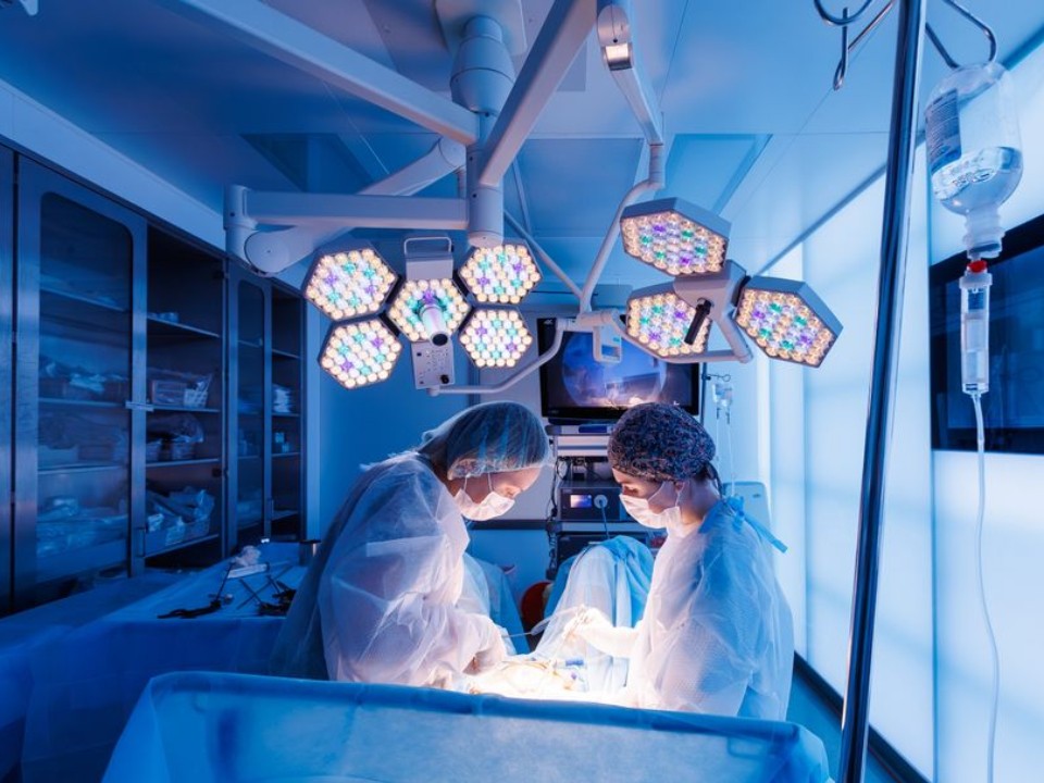 Подавилась ухом: странный случай с женщиной поразил хирургов