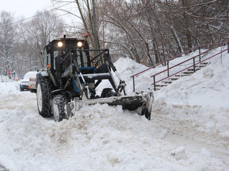 Со дворов округа вывезли свыше трех тысяч кубометров снега